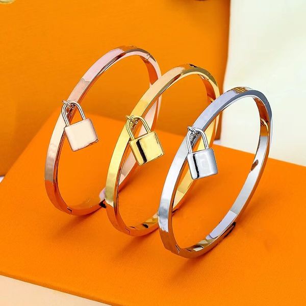 Gold Bracelet Lock Bangle Stainless Steel Designer Jewelry Mens Womens Engraved Letters Flower Fashion Charm Cuff Silver Rose Wedding Bracel