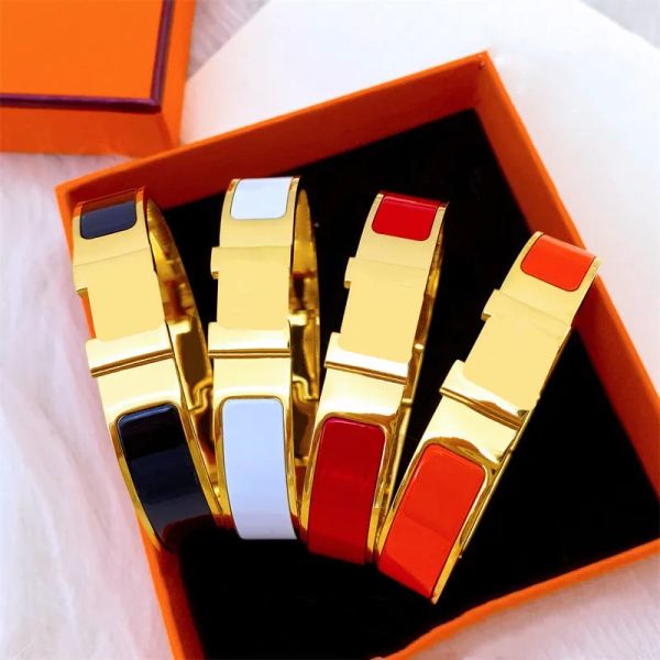 Gold designer bracelet for men and women, unisex stainless steel jewelry perfect for Christmas or Valentine's Day gifts