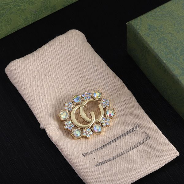 Gold Letter Hollow Pins Brooch Jewelry for Women Mens Breastpin Daily Suit Party Dress Accessories

¸ÄÐ´Îª£º
Stylish gold letter brooches for women and men, perfect for suits, dresses, and party ou...