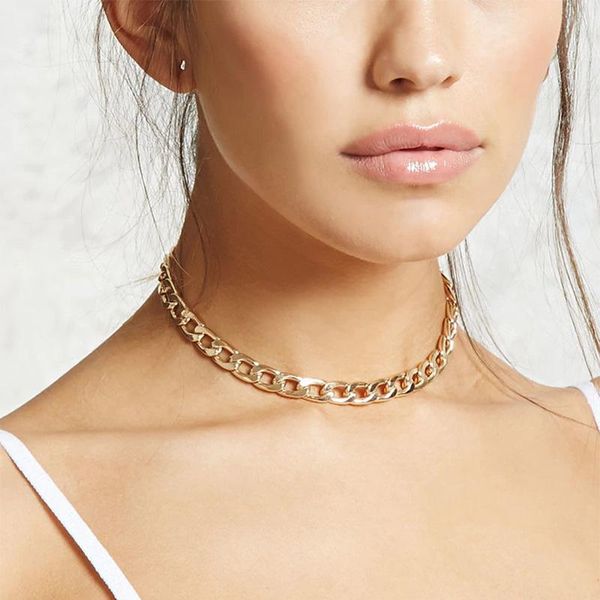 Gold-colored thick Figaro chain choker necklace for women, a bold collar jewelry piece from 2021