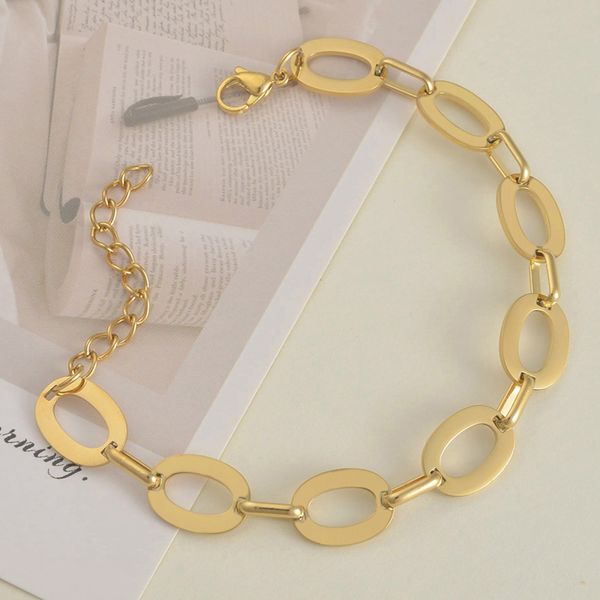 Gold-plated stainless steel link chain bracelet, a thoughtful gift for mothers