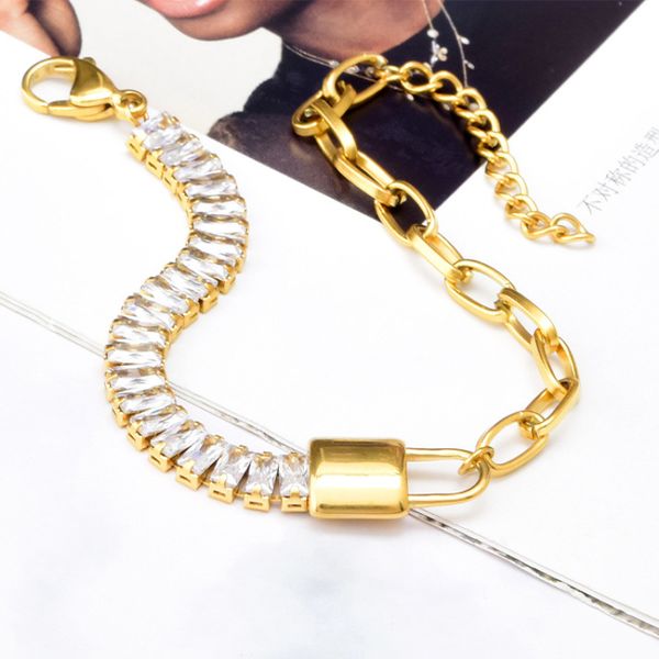 Gold-plated zircon link bracelet with a charming lock pendant