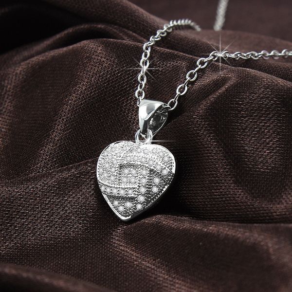 Heart-shaped pendant necklace in S925 silver plating, adorned with full diamonds, perfect for women and girls as elegant wedding jewelry
