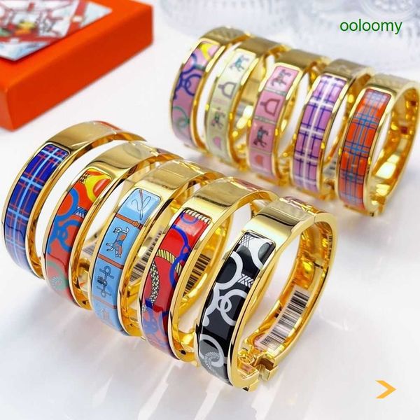 Hemres Designer Couple's Bracelet in Titanium Steel with Enamel and Original Colorless Pattern, a Stylish Gift for Women in Gold