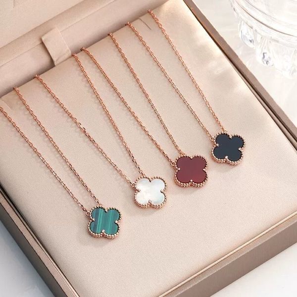 High-end chunky designer Clover necklace featuring a double-sided natural red agate pendant, perfect as a collarbone chain for women or a Mother's Day gift