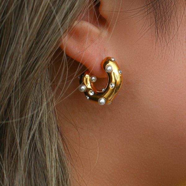 Hoop Huggie Chunky Gold Earrings for Women with Irregular Pearls and Zircon Accents