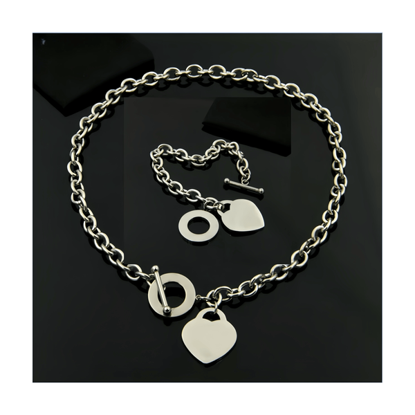 Hot-selling luxury designer necklace and bracelet set with heart pendant, perfect for birthdays, Christmas, or weddings
