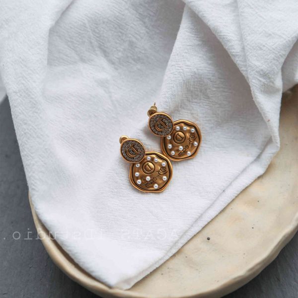 Korean Fashion Micro Diamond Inlaid D-shaped Small Pearl Earrings