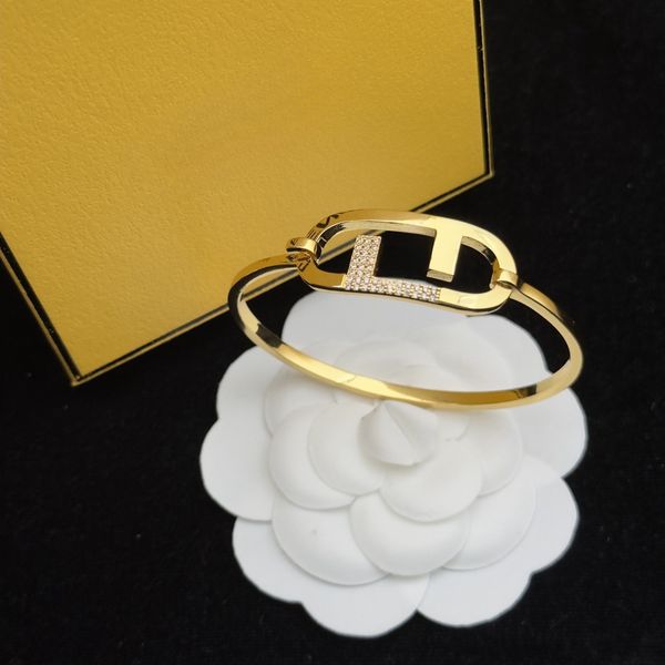 Luxury designer crafts chic and elegant women's letter bracelets, perfect as Christmas jewelry gifts