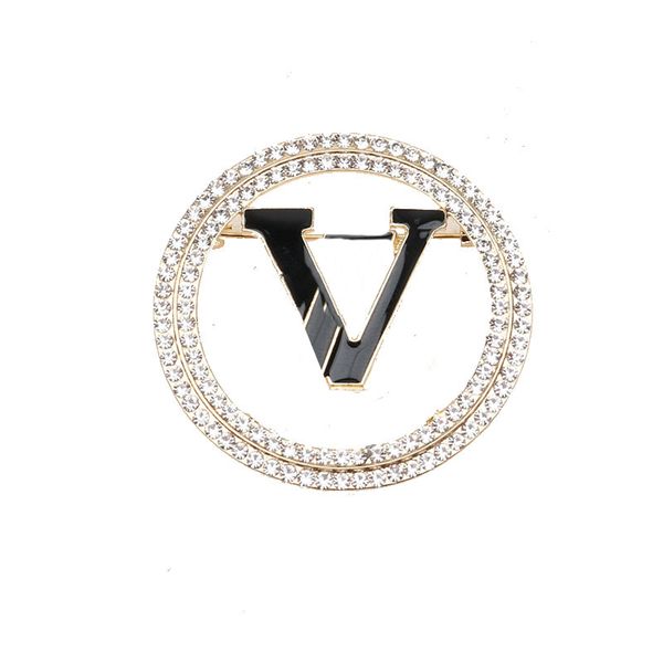 Luxury designer letter pins and brooches for women, featuring gold, silver, crystal pearls and rhinestones, perfect for capes, suits, weddings and party jewelry accessories