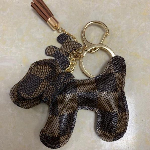 Luxury designer long keychain for car keys, stylish bag pendant accessory for men and women