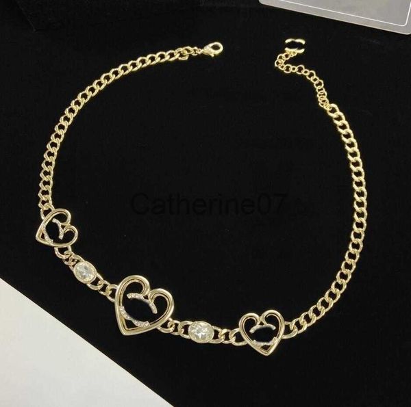Luxury gold-plated designer pendant necklaces with crystal pearls and rhinestones for women's fashion jewelry