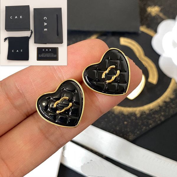Luxury gold-plated women's earrings, stylish travel jewelry for birthdays and special occasions, crafted from high-quality copper in elegant black design