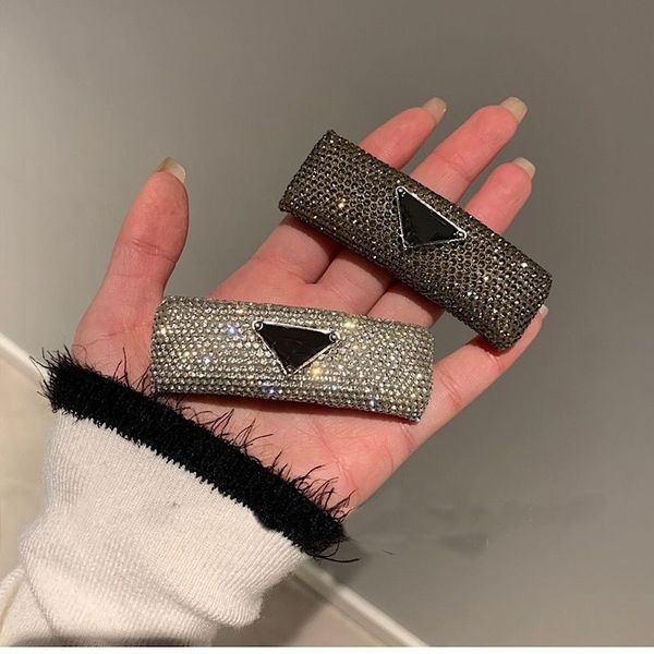 Luxury headbands Designer barrette Hair hoop hair clasp triangle headband Non-slip hair clips Hairpin Styling Hairdressing Hair Clips Headwe

Rewritten:
Elegant headbands Fashionable barrettes Hair...