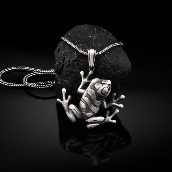 Men's stylish hip hop frog pendant necklace for punk fashion lovers