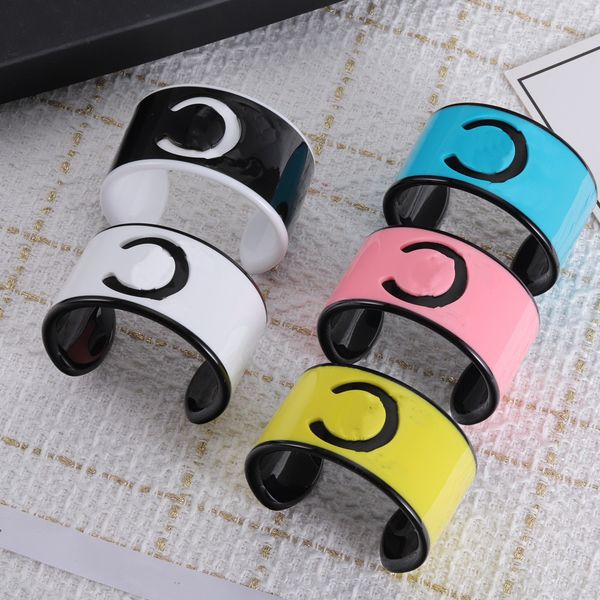 Multicolour High Quality Bracelet Luxury Bangle Letter Wedding Designer Lover For Woman Gift Fashion Jewelry

Elegant multicolor designer bracelet, a luxurious bangle perfect as a wedding gift or fashion jewelry for women