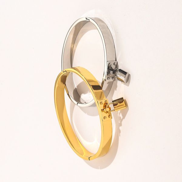 New Style Bracelets Women Bangle Luxury Designer Jewelry Crystal 18K Gold Plated 925 Silver Plated Stainless steel Wedding Lovers Gift

Elegant women's designer bangle bracelets featuring crystal accents, available in 18K gold or 925 silver plating on stainless steel, perfect as wedding or romantic gifts