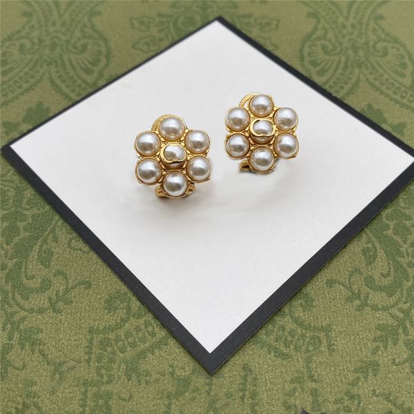 New stylish floral pearl earrings for women with a double letter design and gift box