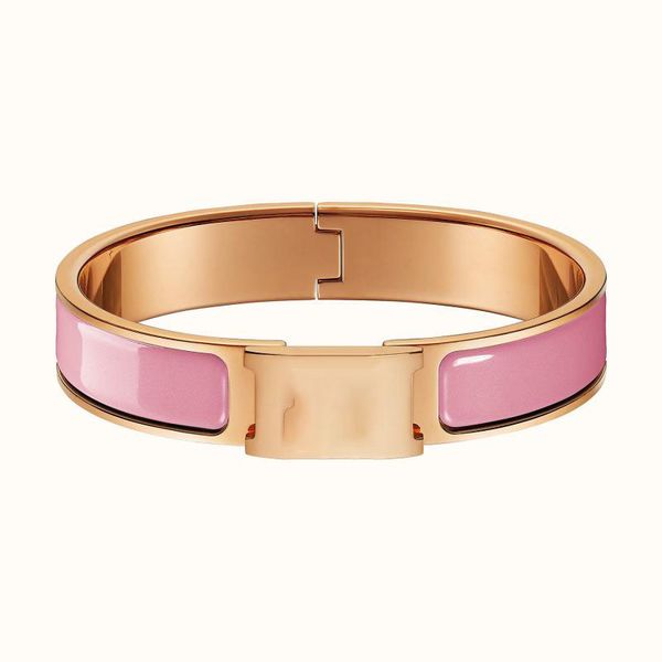 New stylish stainless steel alphabet bangle bracelet for women as a gift