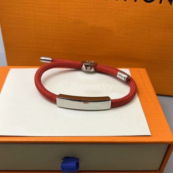 New stylish titanium steel bracelet in four colors, trendy and versatile for both men and women