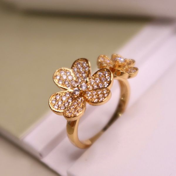 Nordic-style floral dance accessories for women, free shipping, trendy rings, celebrity gifts