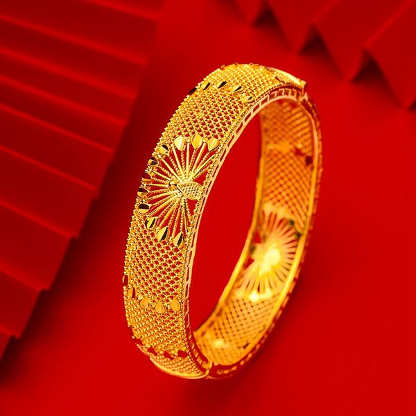 Peacock Hollow Bangle Wedding Bridal Women Bracelet 18k Yellow Gold Filled Exquisitive Fashion Jewelry Gift Dia 6cm

Elegant peacock-inspired bangle bracelet for bridal and women's fashion, crafted in 18k gold-filled with exquisite detailing, 6cm diameter jewelry gift