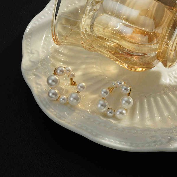 Pearl Female D's stylish ethnic earrings, elegant French-inspired luxury design, versatile high-end fashion accessories