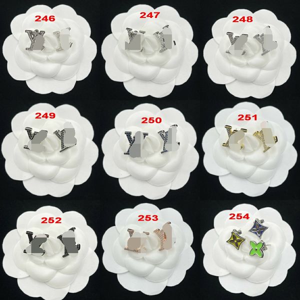 Pretty silver stud earrings with European and American minimalist design, perfect for women's Valentine's Day, weddings, and bridal occasions