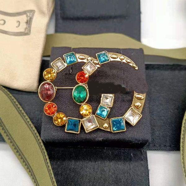 Retro luxury brooch featuring colored diamonds and designer letter branding, an elegant accessory for women as wedding gifts or charming jewelry