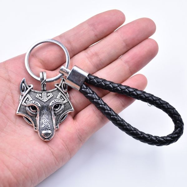 Retro wolf head pendant leather keychain for men and women as a gift