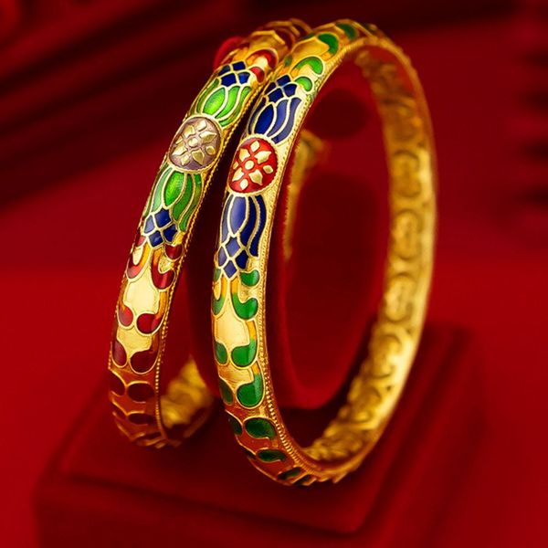 Retro-inspired ethnic wedding bangle for women in 18k gold-filled Dubai engagement jewelry, a stylish female gift accessory