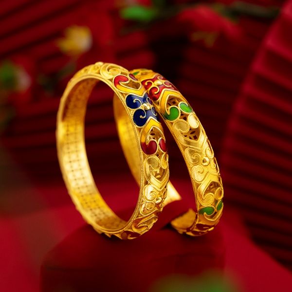 Retro-inspired ethnic wedding bangle in 18k gold-filled, perfect as a Dubai engagement gift for women