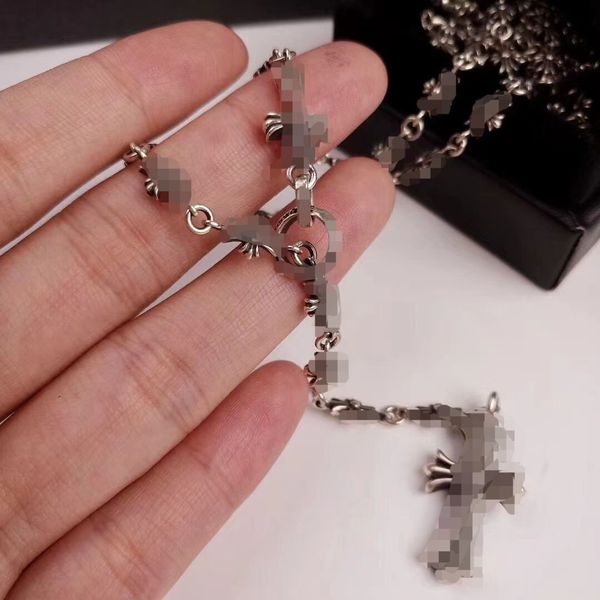 Silver Vintage Necklace Cross Personality Cross Sweater Chain for Men and Women

Elegant silver vintage cross necklace, a stylish unisex sweater chain accessory