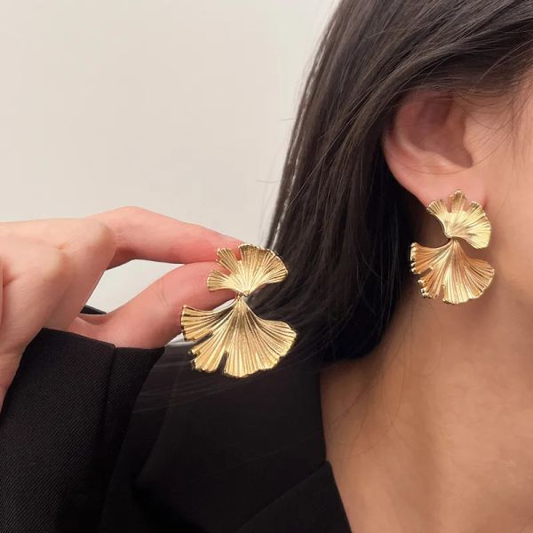 Simple 14K gold ginkgo leaf stud earrings for women, a stylish jewelry gift