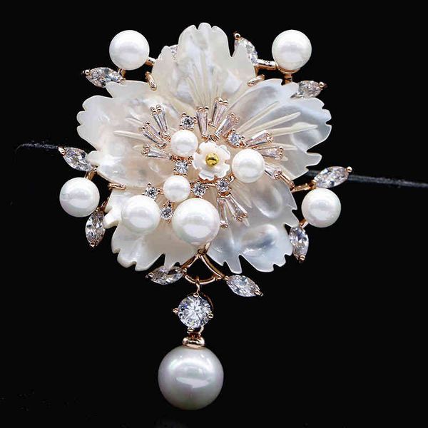 Simple elegant floral corsage brooch with micro zircon and shell pearl accents, perfect for sweaters and dual-purpose clothing adornment