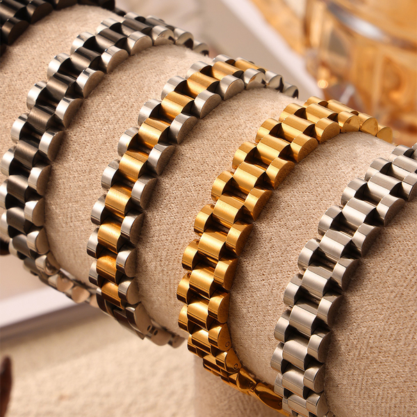 Stainless steel crown-style bracelet for men and women, elegant jewelry piece 230814