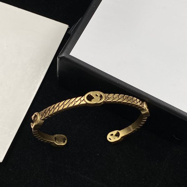Stainless steel letter bangle bracelet for men and women, a classic high-quality jewelry gift