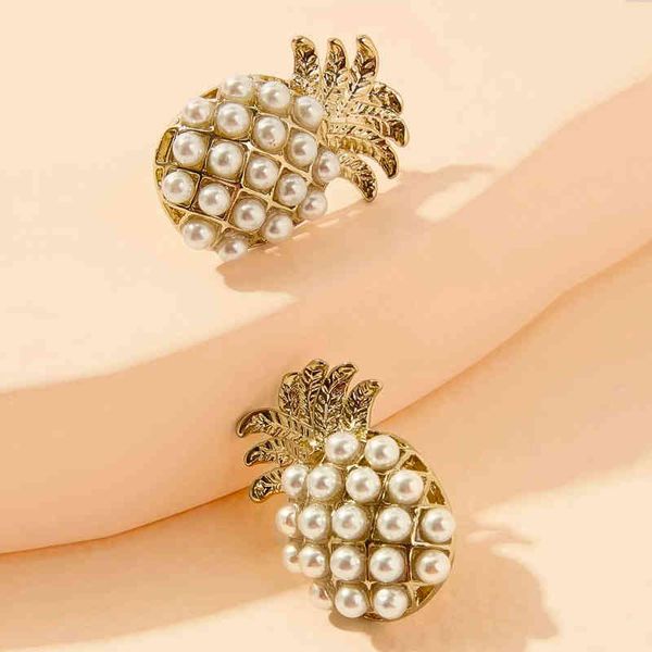 Stylish 2021 summer vacation-themed 3D hollow pearl pineapple ear stud clip rings for women