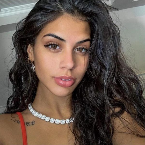 Stylish diamond-studded Cuban chain necklace for hip hop couples, featuring luxury American street design with a touch of icy elegance