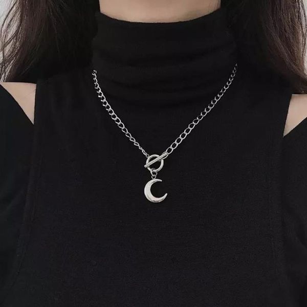Toggle Clasp Necklaces for Women Collar Punk Sliver Color Chunky Chain Moon Pendant Christmas Gifts Fashion Jewelry

Women's punk-style toggle clasp necklaces with a chunky silver chain, moon pendant, perfect as Christmas gifts or fashion jewelry