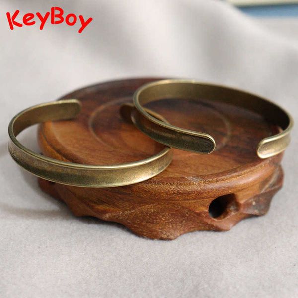 Vintage brass women's bangles, stylish DIY copper bracelets, trendy unisex hand chains for fashionable gifts  

Elegant brass bangles for women, handmade copper bracelets, chic unisex wrist accessories for trendy gifting  

Fashionable brass bangles for women, artisan copper bracelets, stylish unisex wristwear as contemporary gifts  

Classic brass bangles for ladies, handcrafted copper bracelets, modern unisex wrist accessories for fashionable presents  

Timeless brass bangles for women, DIY copper wristwear, stylish unisex jewelry pieces for trendy gifting