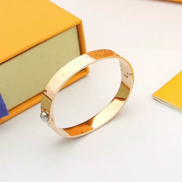 Women's and men's stylish screw bangles, luxury customizable designer bracelets, punk fashion accessories, perfect for Christmas and Valentine's gifts