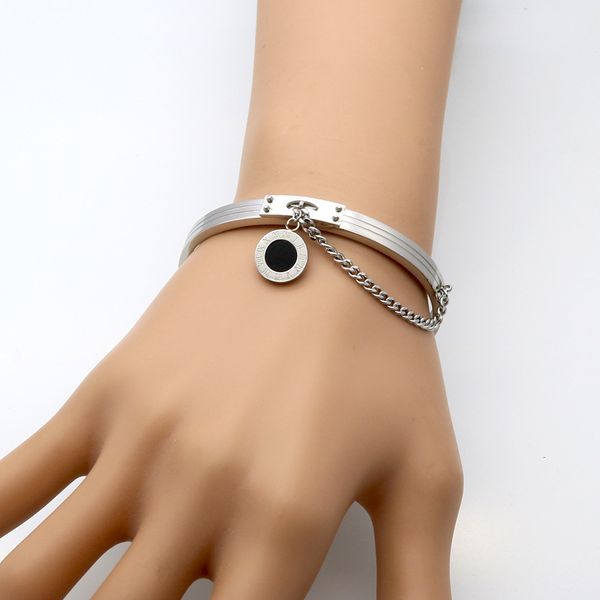 Womens Gift Round Black Shell Roman Numerals Charm Bangle Bracelet with Chain