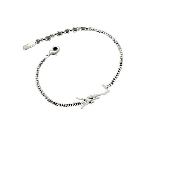 Women's gold-plated stainless steel fashion bracelet, stylish jewelry accessory with lasting color
